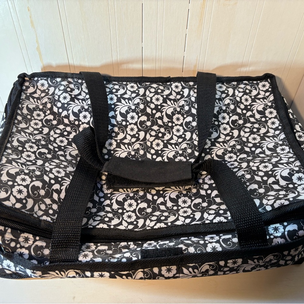 9X13 size thermal carrying case for hot and cold dishes.